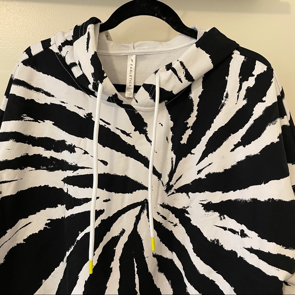 Fabletics Pullover - Picture 3 of 6